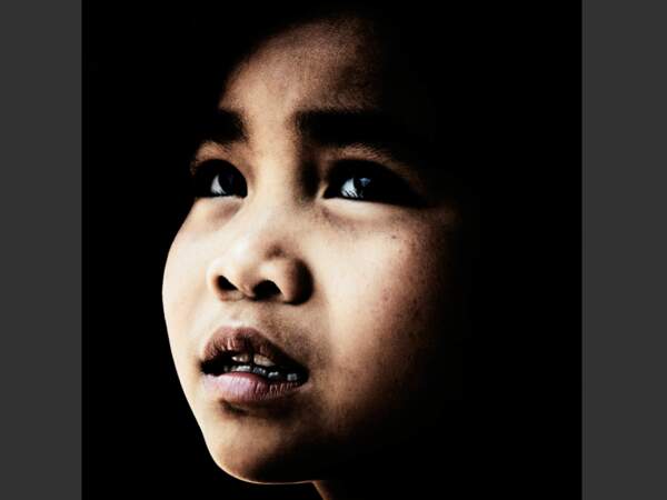 Une petite fille, à Vientiane, au Laos.