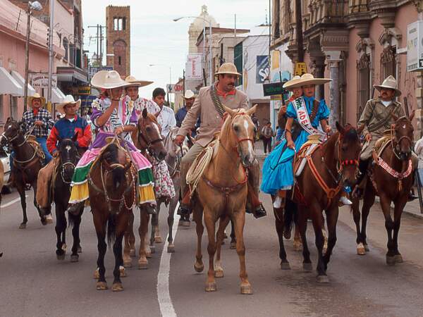 Reconstitution de la cavalerie villiste à Hidalgo del Parral (Mexique).