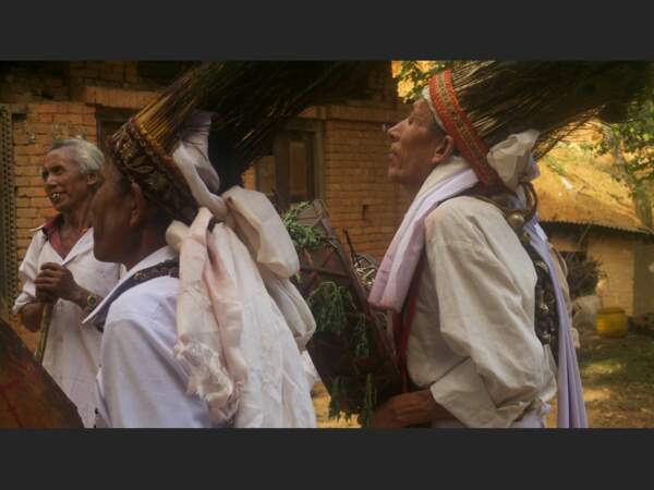 Des chamans tamang en pèlerinage vers le lac sacré de Gosaikund, dans le district de Rasuwa, au Népal