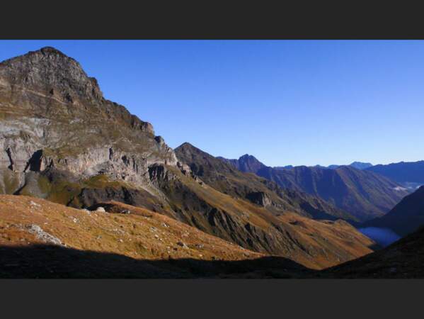 Le pic de la Gela domine tout le cirque de Barroude, dans la vallée de la Gela (Pyrénées).