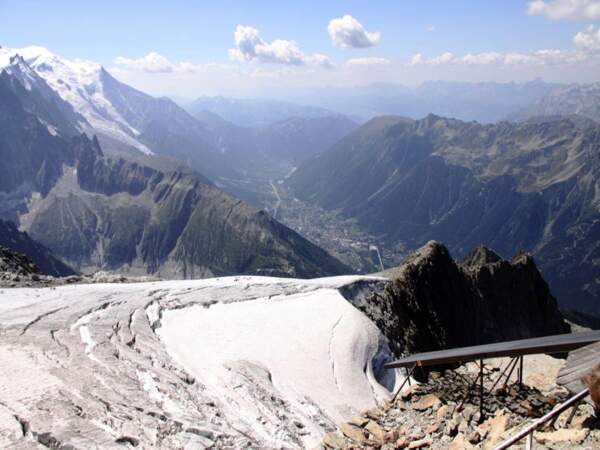La piste de décollage de parapente à 3 300 mètres, dans les Alpes