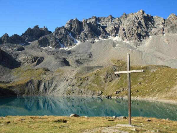 Le lac Sainte-Anne, dans le Queyras (Hautes-Alpes, France)
