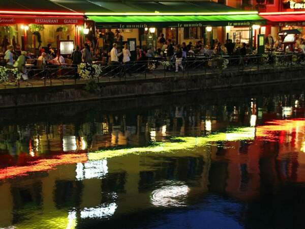 Les restaurants du centre d'Annecy, un soir d'été
