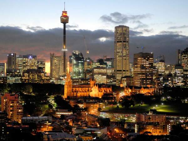 Le centre-ville de Sydney à la tombée du jour, en Nouvelle-Galles du Sud, en Australie