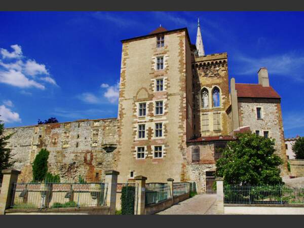 Le château des ducs de Bourbon tel qu'on le connait aujourd'hui date du XIVe siècle (Moulins, Auvergne, France).