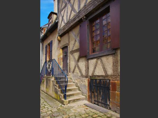 Une maison datant du XVe siècle, dans le quartier des Mariniers, à Moulins (Auvergne, France).