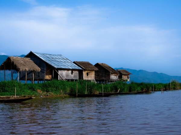 Maisons sur pilotis en Birmanie