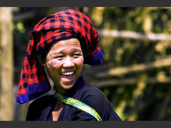 Une femme de l’ethnie Pao, en Birmanie, arbore un turban typique de sa communauté.