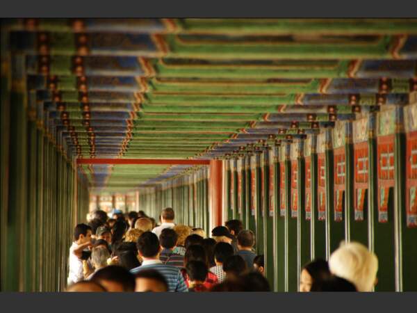 Une galerie couverte du Palais d'été de Pékin, en Chine.