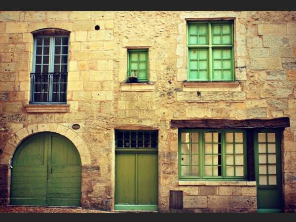 Façade de maison à Périgueux, dans le Périgord (Dordogne, Aquitaine).