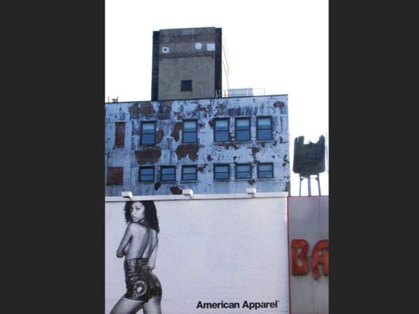 Les affiches publicitaires des murs d'Harlem