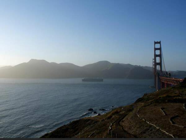 Coucher de soleil sur le Golden Gate Bridge à San Francisco, aux Etats-Unis.