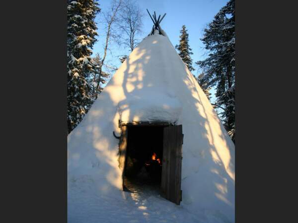 Un kota, habitat traditionnel, aux alentours de Rovaniemi, en Laponie finlandaise