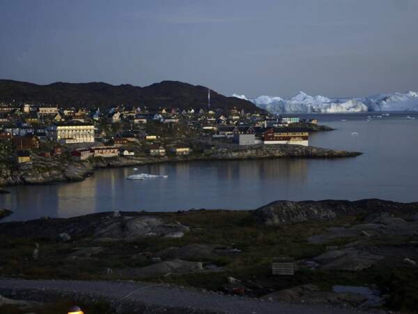 Ilulissat à la tombée de la nuit, au Groenland