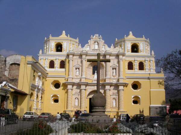 La façade de l’église de la Merced, à Antigua, au Guatemala. 