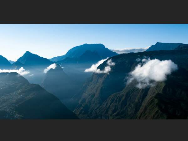 Au-dessus des nuages dans le cirque de Mafate, sur l’île de La Réunion
