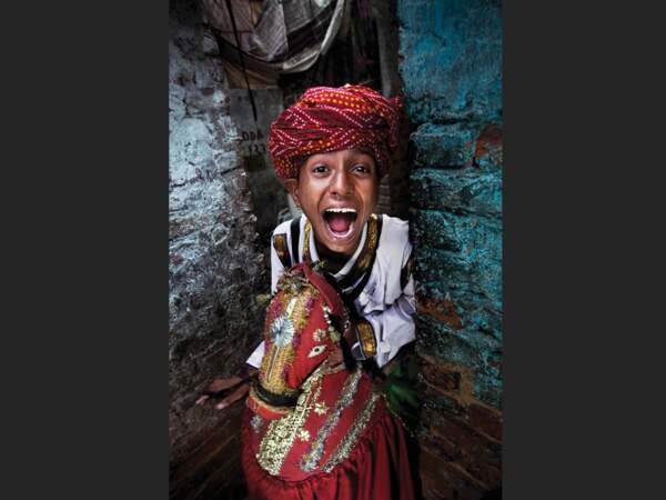 Varun Bhatt, danseur traditionnel dans le bidonville de Kathputli colony, près de Delhi, en Inde