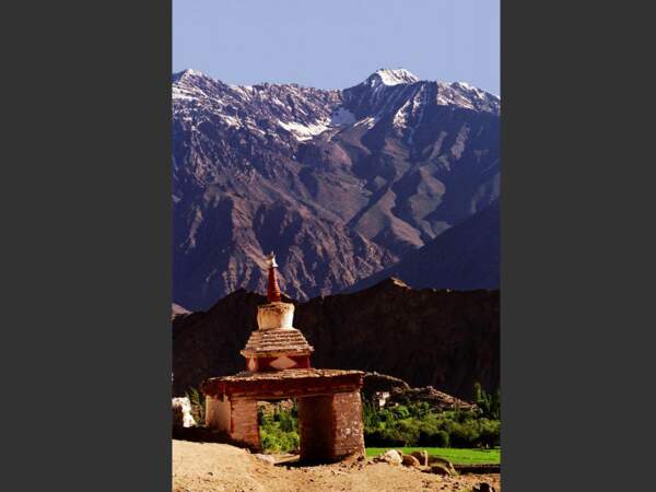 Au Ladakh, en Inde, les chortens sont nombreux et disséminés sur les chemins et dans les villages.
