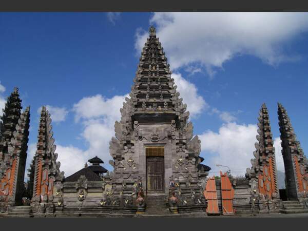 Le temple de Batur à Bali, en Indonésie.