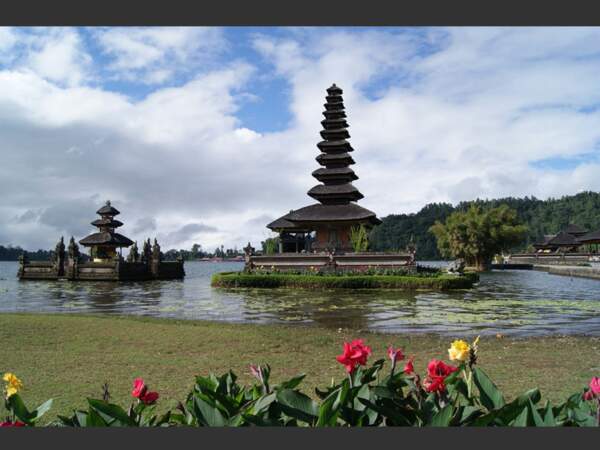 Le temple de Ulun Danu Bratan, à Bali, en Indonésie.