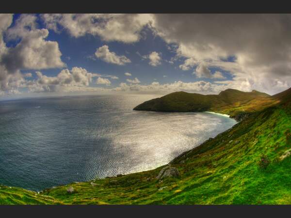 Vue sur l’océan depuis l’île d’Achill, en Irlande. 