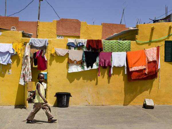 Scène de rue à Saint-Louis, Sénégal