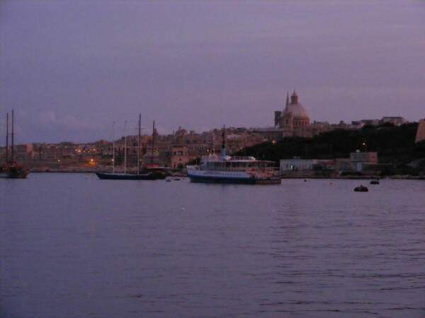 Crépuscule sur La Valette, à Malte