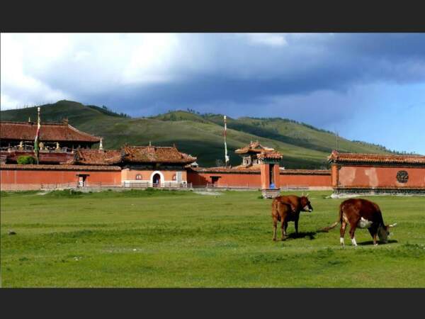 Le monastère d'Amarbayasgalant, en Mongolie, est aussi appelé « monastère de la Félicité Tranquille ».