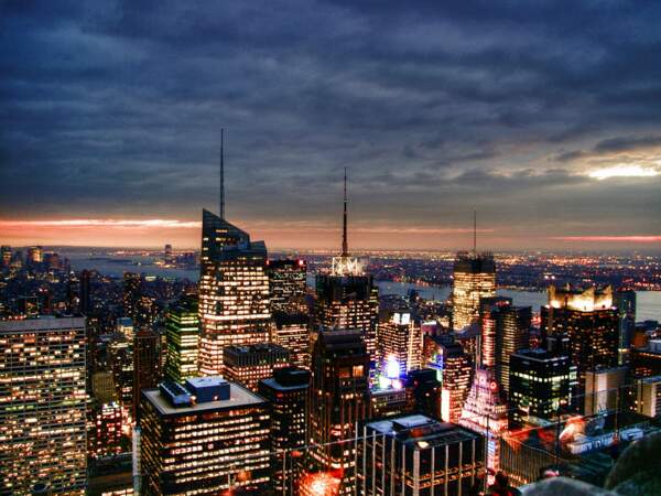 Depuis le sommet du Rockefeller Center, la vue sur Manhattan, à New York, est spectaculaire (Etats-Unis).