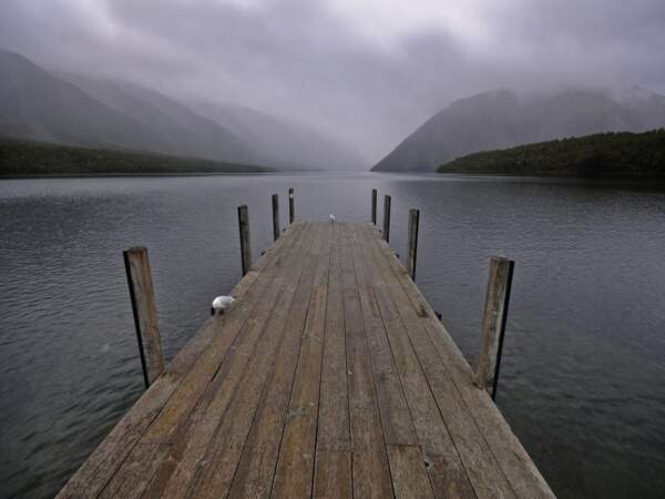 Le lac Rotoiti dans le parc national des lacs Nelson, sur l’île du Sud, en Nouvelle-Zélande