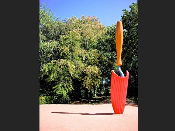 Sculpture contemporaine dans le parc Serralves, à Porto, au Portugal