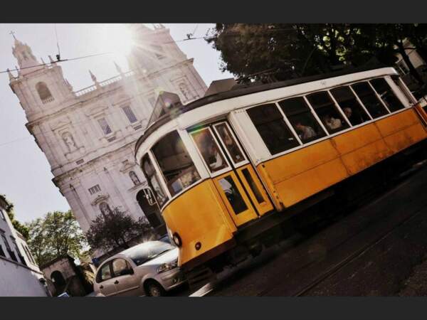 Le tramway de Lisbonne est un des symboles de la capitale du Portugal.