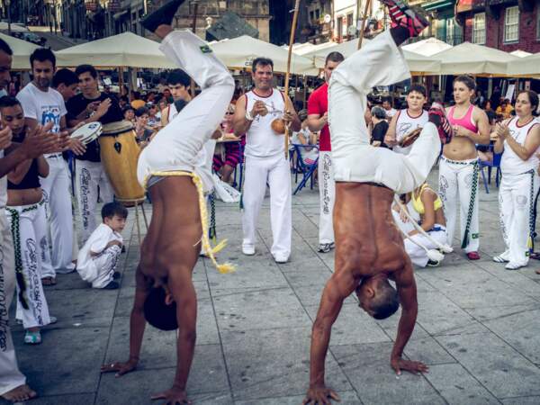 Danseurs de capoeira à Porto, au Portugal. 