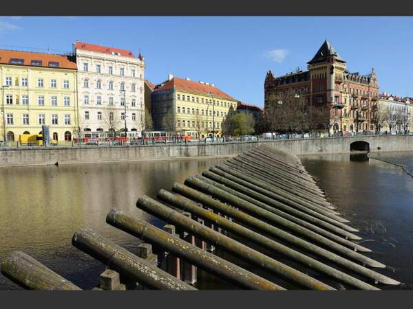 Savoir apprécier Prague (République tchèque) en se prélassant aux terrasses des cafés.