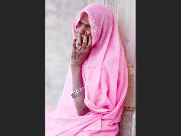 Vieille dame  à Udaipur, dans le Rajasthan, en Inde