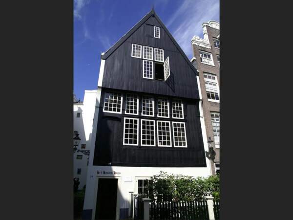 Het Houten Huis, à Begijnhof, est la plus ancienne maison en bois d’Amsterdam.