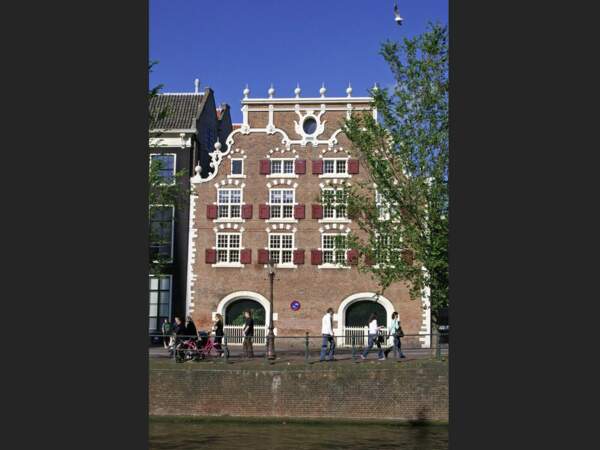 Façade le long du canal Singel à Amsterdam, aux Pays-Bas.