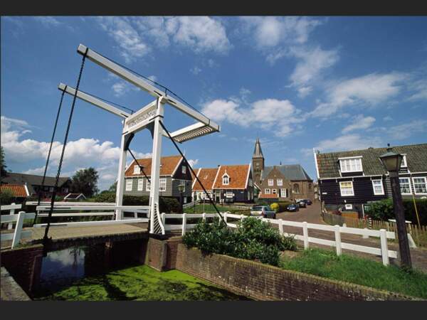 Un pont-levis à Marken, aux Pays-Bas.