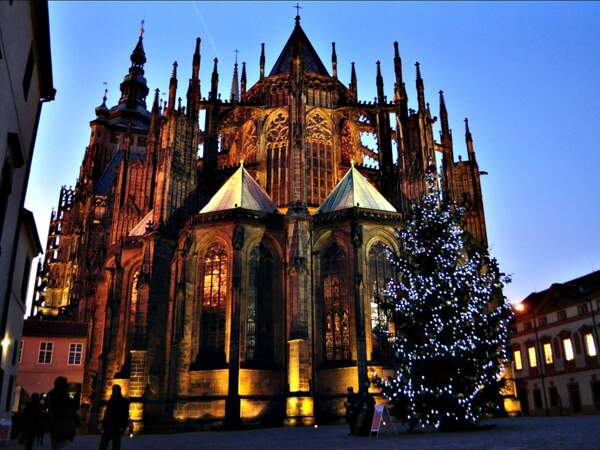 La cathédrale Saint-Guy, dans l'enceinte du château de Prague, en République tchèque.