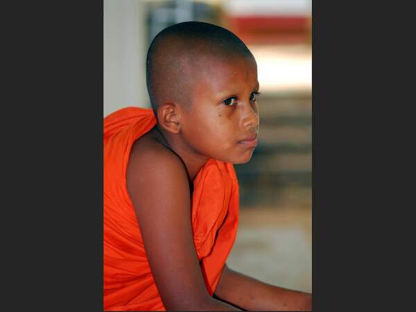 Jeune moine au temple de Mihintale, au Sri Lanka.