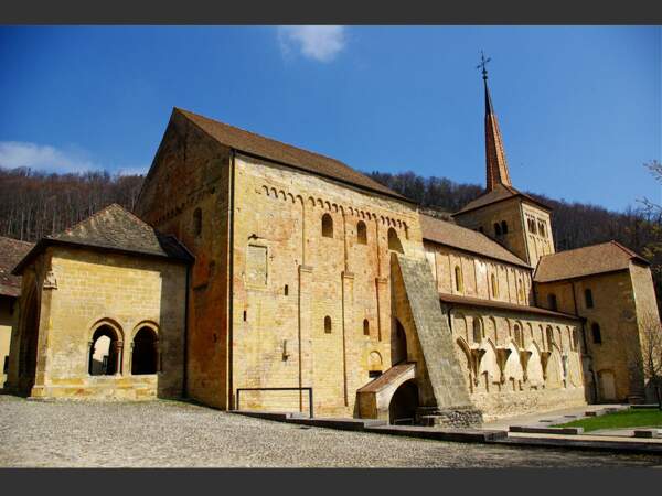 L'abbatiale de Romainmôtier, dans le canton de Vaud, à l'ouest de la Suisse.