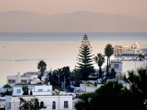 Coucher de soleil sur La Marsa, gouvernorat de Tunis, en Tunisie