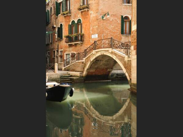 Ponte Storto, rio de San Aponal, sestiere de San Polo, Venise, Italie