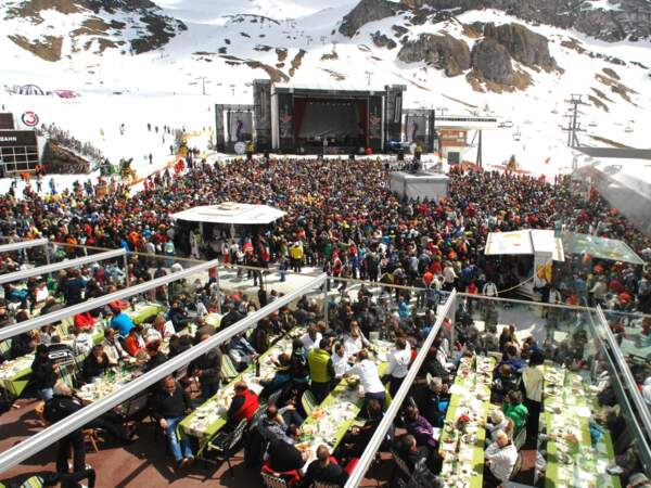 Chaque année, Ischgl (Autriche) accueille une star internationale de la chanson à l'occasion du concert Top of the Mountain. 