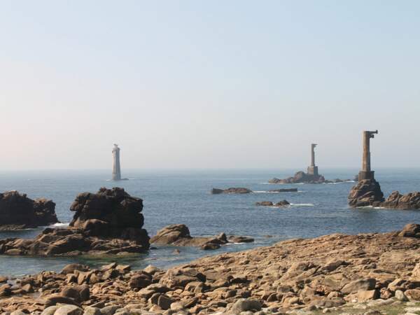 Le phare de Nividic, au large de la pointe de Pern, sur l'île d'Ouessant, dans le Finistère, en Bretagne, en France