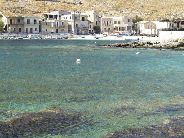 Un petit port de la péninsulte du Magne, en Grèce.