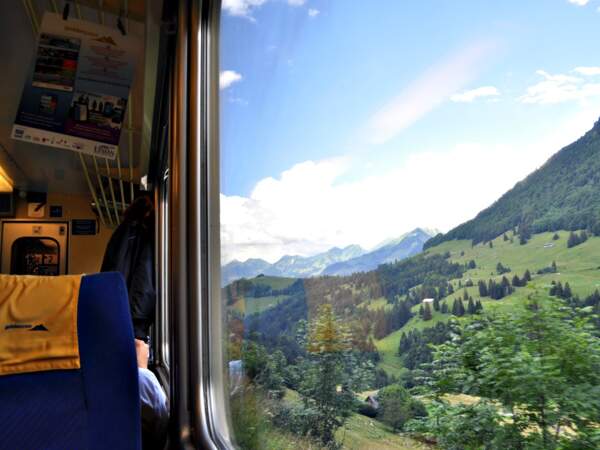 A bord du train menant de Montreux jusqu’aux communes de l’Oberland bernois.