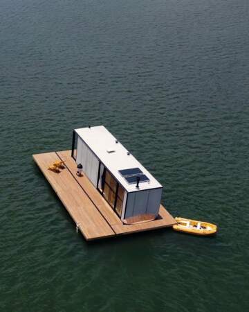 Une maison flottante au Brésil