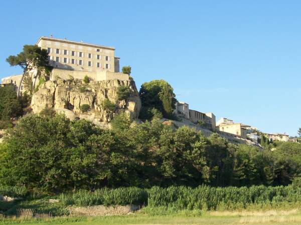 Le château de Lauris, ses terrasses et son jardin 