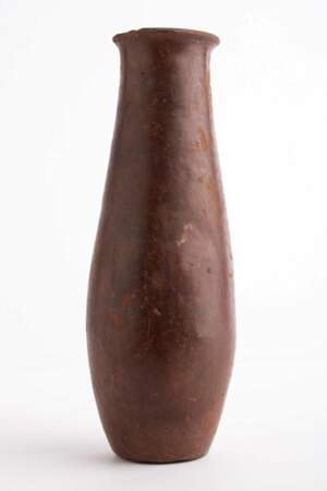 Un vase en terre cuite de 3800-3500 av. J.-C. venu d'Egypte